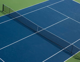 Le climat méditerranéen de Vence est un élément clé pour la construction de courts de tennis. Avec des étés chauds et des hivers doux