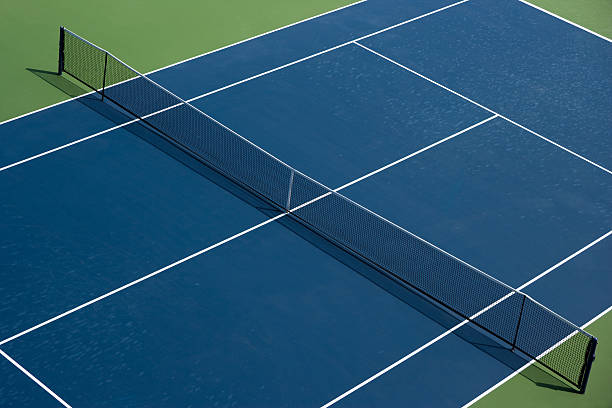 Le climat méditerranéen de Vence est un élément clé pour la construction de courts de tennis. Avec des étés chauds et des hivers doux