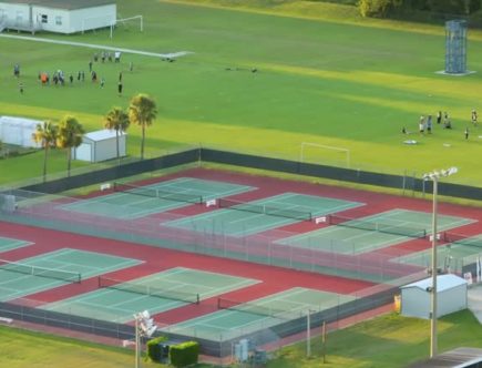 Construction d'un terrain de tennis en gazon synthétique à Nice