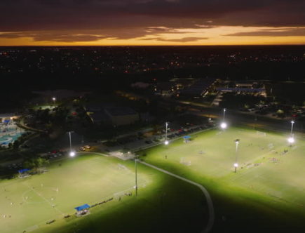 Construction d'un terrain de tennis en gazon synthétique à Nice