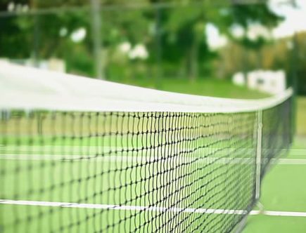 Construction d'un terrain de tennis en gazon synthétique à Nice