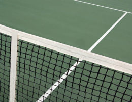 Construction d'un court de tennis à Cannes