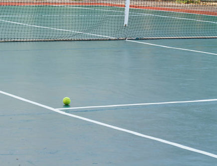 Construction d'un court de tennis à Cannes