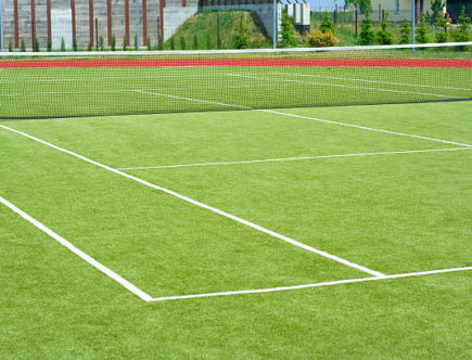 Construction d'un court de tennis à Nice