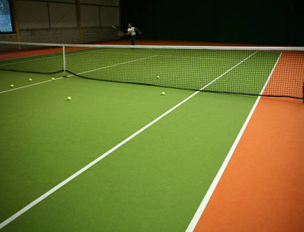 Construction d'un court de tennis à Nice