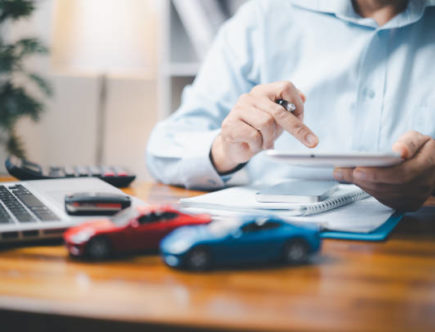 La blockchain révolutionne la finance, simplifiant les transactions et renforçant la transparence. En effet, elle permet des échanges directs