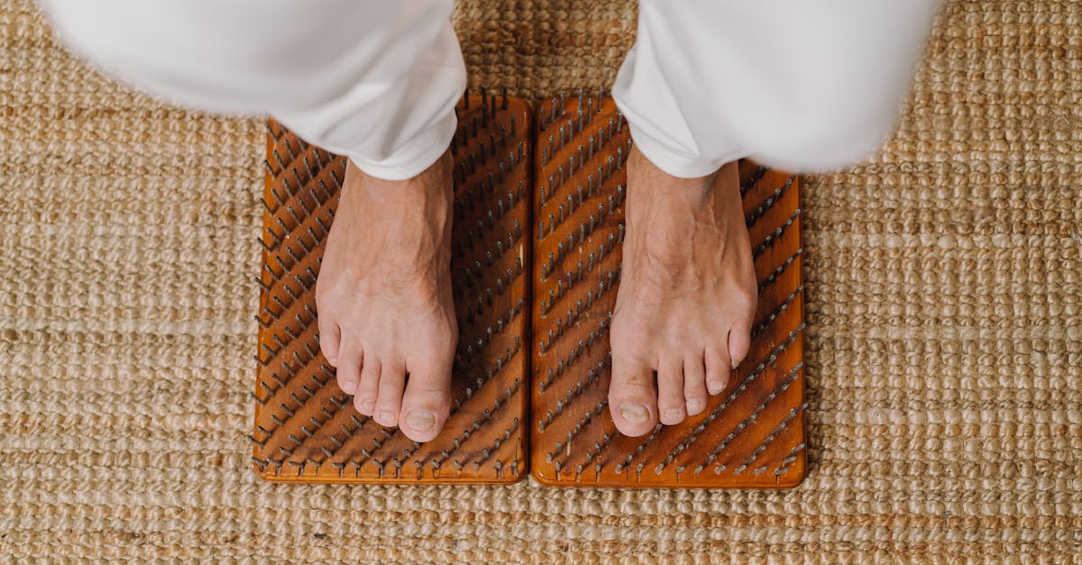 découvrez l'acupressure, une méthode de relaxation et de bien-être inspirée de la médecine traditionnelle chinoise. aprenez les techniques pour soulager le stress, réduire les douleurs et améliorer votre bien-être général grâce à des pressions précises sur des points spécifiques du corps.