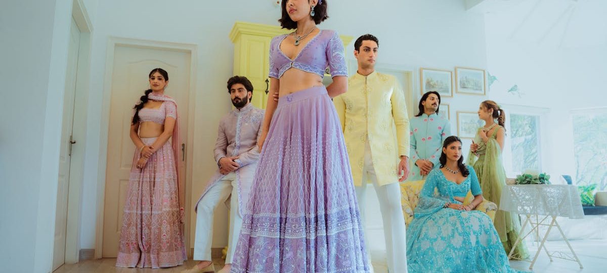 découvrez les dernières tendances mode qui font sensation cette saison. explorez notre guide exclusif pour rester à la pointe de la fashion, avec des conseils sur les styles, les couleurs et les accessoires incontournables.