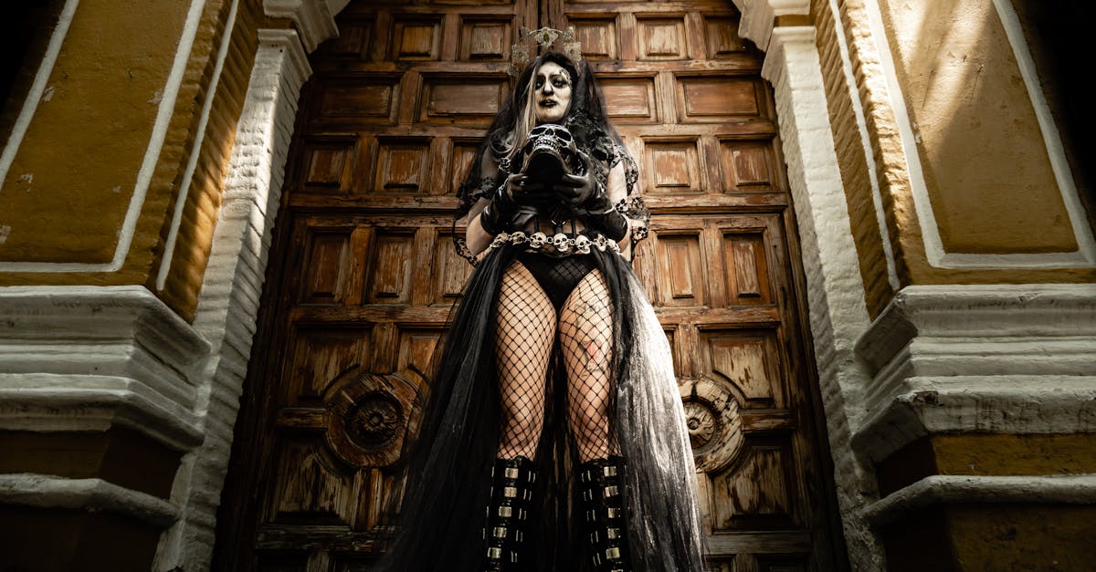 découvrez l'univers fascinant du fétichisme, une exploration des désirs et des passions humaines à travers des objets ou des pratiques spécifiques. plongez dans les différentes facettes de ce phénomène, de ses origines à son impact sur la psychologie et la culture moderne.