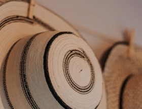 découvrez notre collection variée de chapeaux tendance pour toutes les occasions. que vous recherchiez un béret chic, un chapeau de paille estival ou une casquette décontractée, trouvez le style parfait pour compléter votre tenue. qualité et confort au rendez-vous!