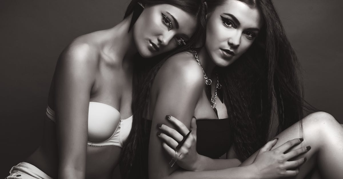 découvrez notre collection de lingerie élégante et confortable, conçue pour sublimer votre silhouette. explorez des styles variés, des matériaux luxueux et des détails raffinés pour chaque occasion. trouvez la pièce parfaite qui ravira vos sens et vous fera sentir confiante.