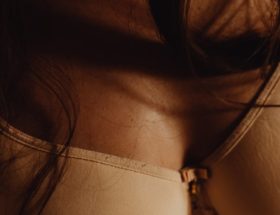 découvrez les dernières tendances en lingerie pour sublimer votre intimité. explorez des styles variés, des matières délicates et des coupes audacieuses qui allient confort et élégance. restez à la pointe de la mode en matière de sous-vêtements et révélez votre féminité avec nos conseils et inspirations.