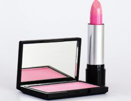 découvrez notre large gamme de rouges à lèvres, alliant couleurs vibrantes et longue tenue. parfaits pour sublimer vos lèvres, nos lipsticks s'adaptent à tous les styles et à toutes les occasions. trouvez votre nuance idéale et révélez votre beauté!