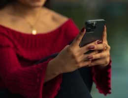 découvrez le womanizer, un stimulateur clitoridien innovant qui offre des sensations intenses et uniques. avec sa technologie de succion douce et ses multiples programmes, il est conçu pour sublimer vos moments d'intimité et vous aider à atteindre le plaisir ultime. explorez votre sensualité en toute confiance grâce à cet appareil révolutionnaire.