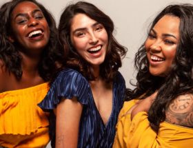 découvrez notre sélection mode pour femmes, alliant élégance et confort. explorez les dernières tendances, vêtements, accessoires et inspirations pour sublimer votre style au quotidien.