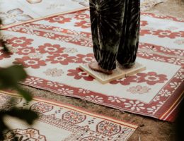 découvrez les bienfaits de l'acupression grâce à notre tapis d'acupression. idéal pour soulager le stress, détendre les muscles et améliorer votre bien-être quotidien, cet outil innovant vous offre une expérience relaxante à la maison.