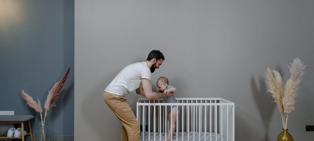 découvrez nos conseils essentiels pour assurer la sécurité de votre bébé. apprenez les meilleures pratiques pour prévenir les accidents à la maison et en déplacement, tout en offrant un environnement sécurisé et serein à votre enfant.