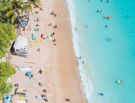 découvrez notre sélection de serviettes de plage élégantes et ultra-absorbantes, idéales pour vos journées au soleil. offrant une grande variété de designs et de couleurs, nos serviettes sont parfaites pour vous accompagner à la plage ou à la piscine. profitez de confort et de style tout l'été !
