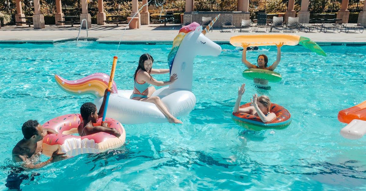 découvrez notre collection de bouées et flotteurs de piscine, parfaits pour se détendre et profiter de l'été. avec des designs amusants et des matériaux de qualité, nos flotteurs transformeront votre expérience aquatique en un moment inoubliable.