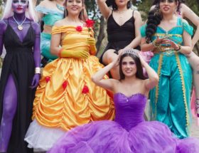 découvrez notre magnifique collection de robes de princesse, parfaites pour faire briller chaque petite fille lors des occasions spéciales. des designs enchantés, des tissus légers et des détails étincelants pour réaliser tous les rêves de princesses.