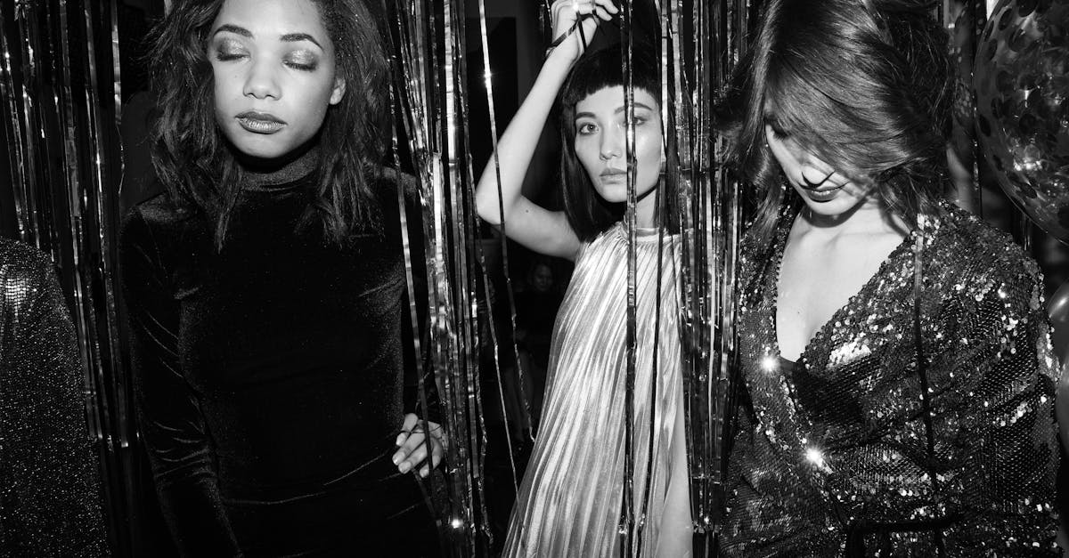 découvrez les tendances de robes en terracotta pour la saison. adoptez cette couleur chaleureuse et élégante qui sublime toutes les silhouettes. inspirez-vous des styles actuels et trouvez la robe parfaite pour chaque occasion.