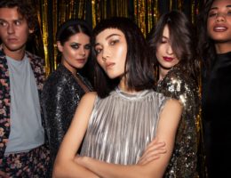 découvrez les tendances incontournables de la robe terracotta pour cette saison. des styles élégants aux imprimés saisissants, trouvez l'inspiration pour rehausser votre garde-robe avec cette couleur chaude et polyvalente, parfaite pour toutes les occasions.