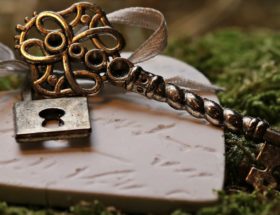 découvrez notre collection de bijoux en bois, alliant nature et élégance. chaque pièce artisanale est unique, parfaite pour ajouter une touche authentique à votre style. explorez nos pendentifs, bracelets et boucles d'oreilles en bois, faits avec soin et passion.