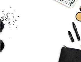 découvrez les dernières tendances de la mode, des conseils de style, et les nouveautés des grandes marques pour un look toujours à la pointe de la fashion.