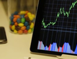 découvrez les bases du trading, les stratégies efficaces et les conseils pour débuter sur les marchés financiers. apprenez à optimiser vos investissements et à limiter les risques grâce à nos guides spécialisés sur le trading.