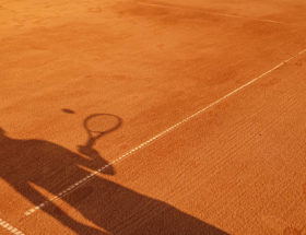 construction court de tennis en terre battue à Avignon